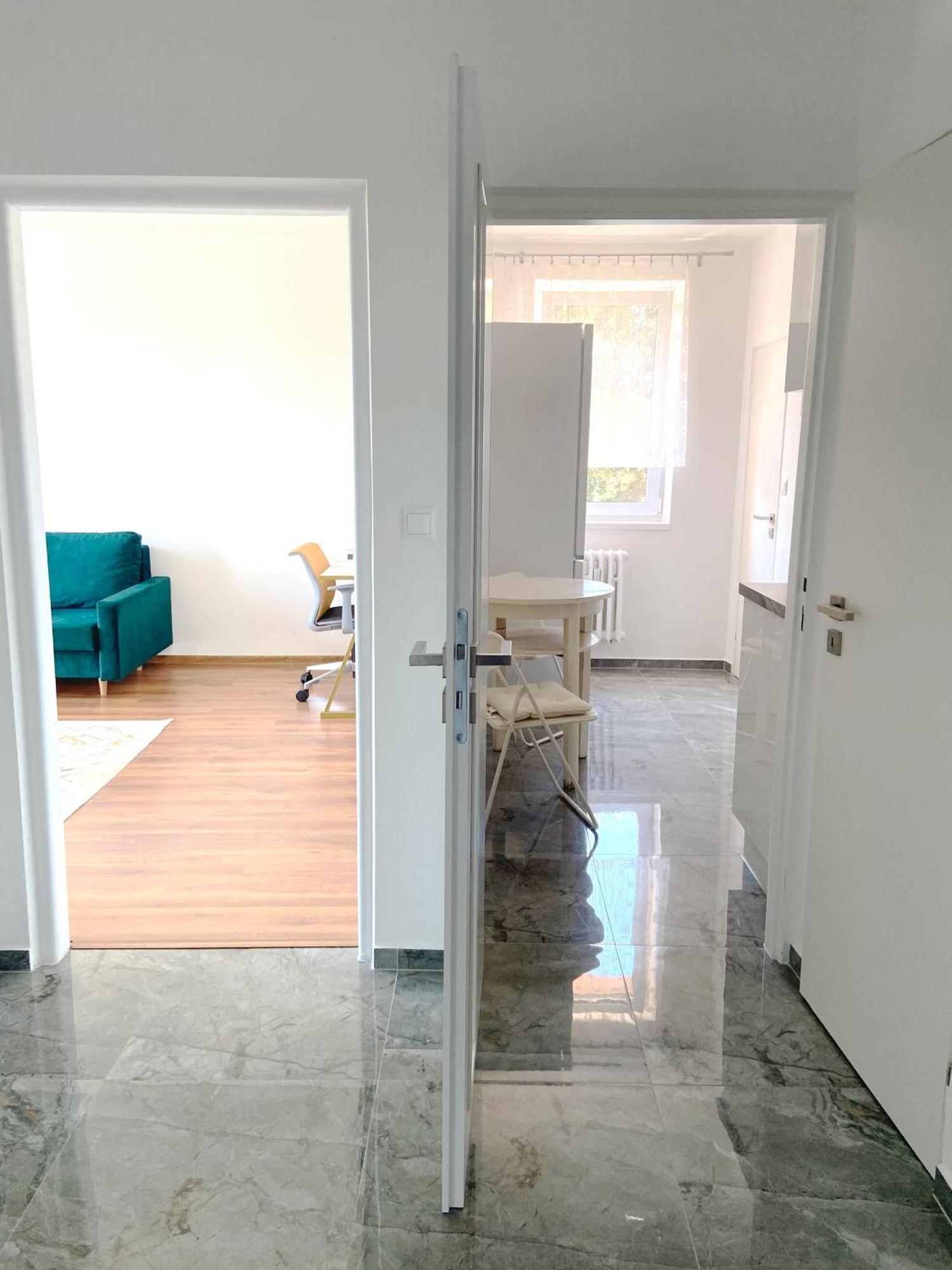 New Colorful Apartment With Big Balcony Pressburg Exterior foto